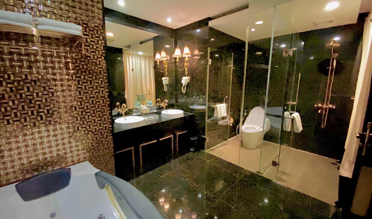 Suite Amaroossa Grande Bekasi