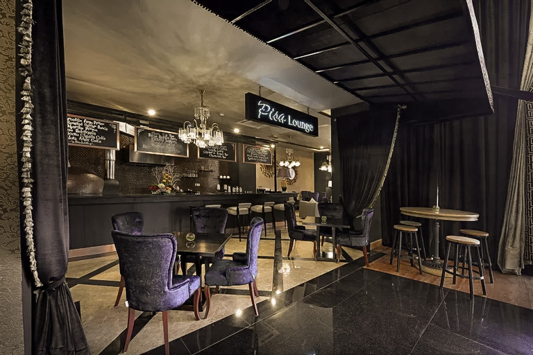 Pisa Lounge