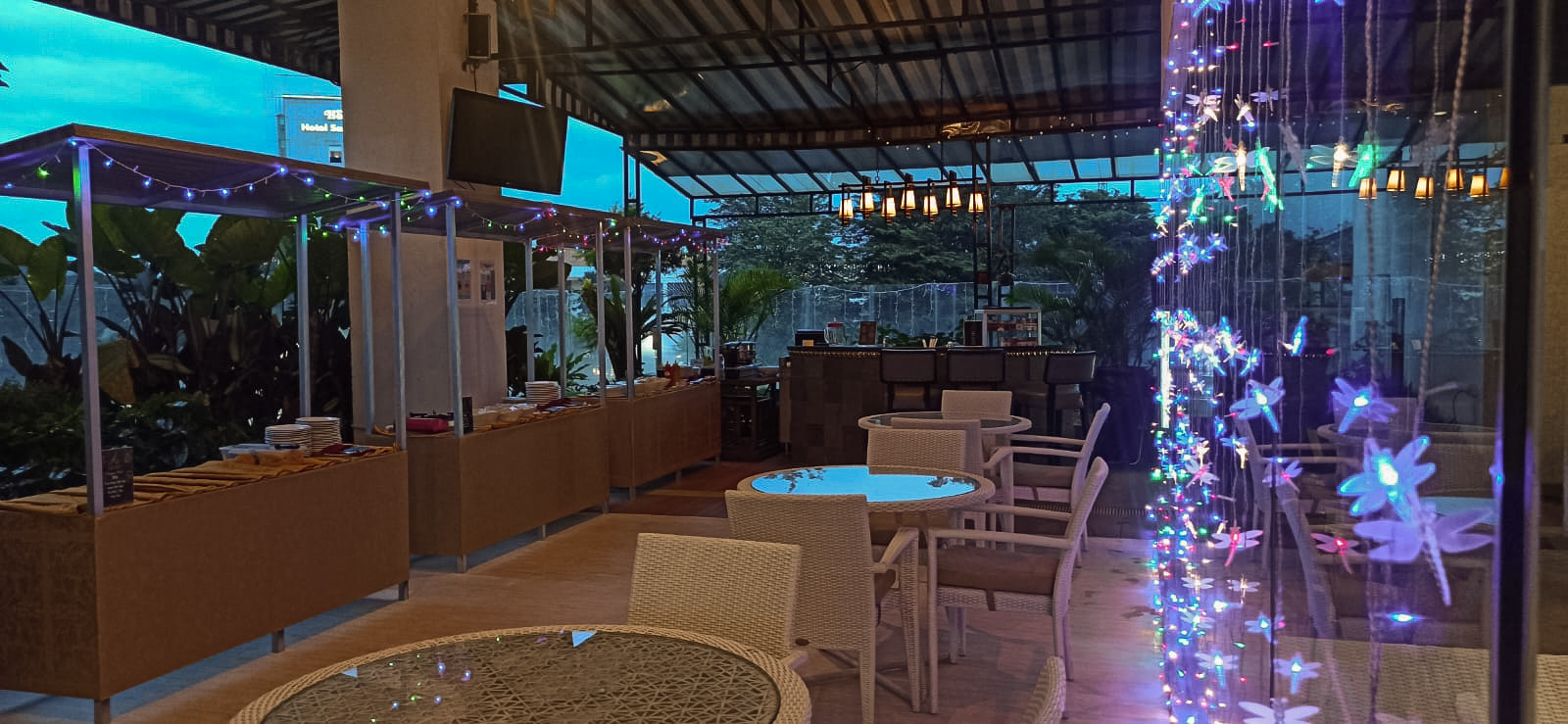 Amaroossa Royal Bogor Sky Coffee and Snack 2